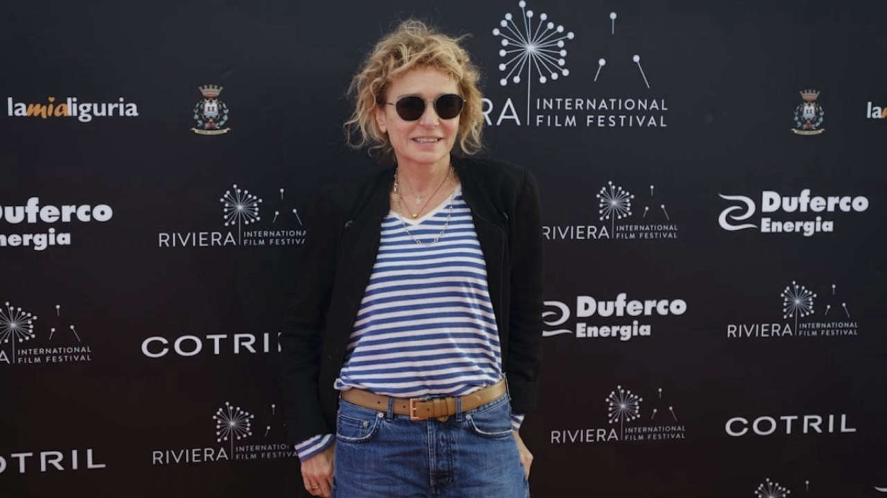 Valeria Golino: L'Arte della Gioia, il Successo e il Rifiuto del Glamour 'Bridgerton'