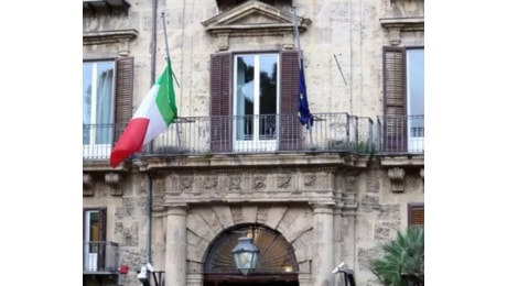 'Palazzo d'Orleans non commenta le scomposte e offensive dichiarazioni dell'onorevole Faraone che sembrano mirare, pericolosamente, a esacerbare gli animi, alimentare la tensione sociale e ingenerare