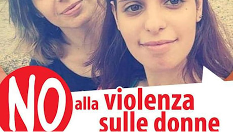 Giusi Massetti e Martina Gleboni, madre e figlia uccise a Nuoro, e quella foto per dire: «No alla violenza sulle donne»