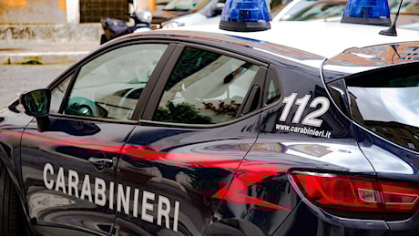 ”Vostro nipote rischia l’arresto”, si fingono funzionari di Poste e truffano coppia di 90enni: caccia all’uomo