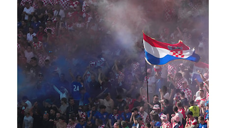 Euro 2024, cori contro la Serbia: Federcalcio di Belgrado minaccia di lasciare il torneo