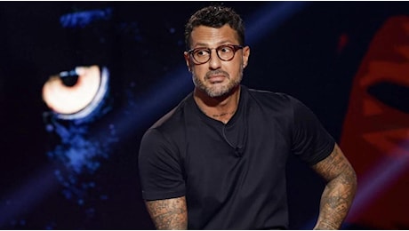Le bombe di Fabrizio Corona sullo scandalo scommesse: “Ho le prove che 15 calciatori scommettevano sulle proprie partite”. I club? “Alcuni rischiano la retrocessione”. E a Falsissimo svela che…