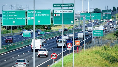 Esodo delle vacanze . Traffico da bollino nero