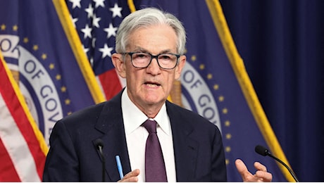 “Powell è uno stupido”. Dalla Casa Bianca nuovo attacco alla Fed
