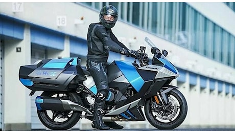 Kawasaki, la prima moto alimentata ad idrogeno muove i primi passi a Suzuka