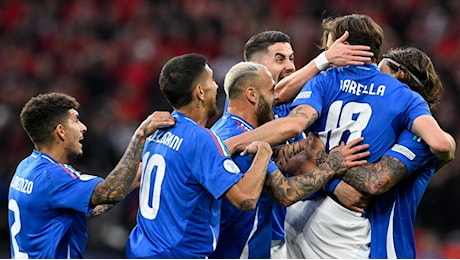 Italia, lo spavento e la rimonta: 2-1 all’Albania firmato Bastoni-Barella