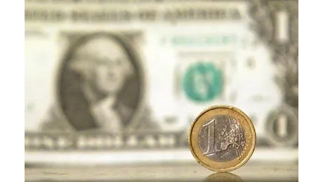 L’Euro si rafforza sul dollaro: l’incertezza colpisce la valuta americana