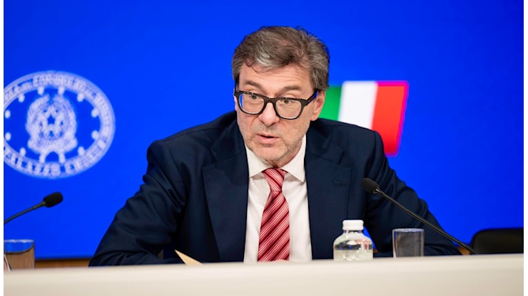 Italia in crisi tra dazi, petrolio, spread e tassi di cambio: le simulazioni del Dfp - QuiFinanza Italia in crisi tra dazi, petrolio, spread e tassi di cambio: le simulazioni del Dfp - QuiFinanza