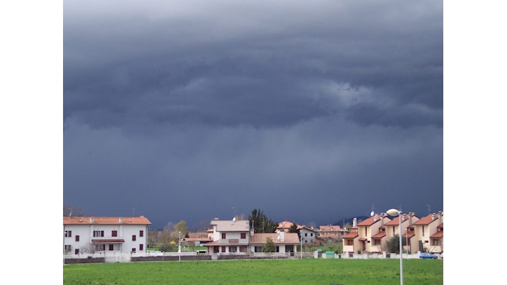 Il tempo non si stabilizzerà: ACQUAZZONI lunedi 12 e martedi 13, vediamo dove - MeteoLive.it Il tempo non si stabilizzerà: ACQUAZZONI lunedi 12 e martedi 13, vediamo dove - MeteoLive.it