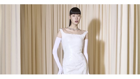 Sfilata Balenciaga Haute Couture Autunno Inverno 2024 2025: le foto dei look
