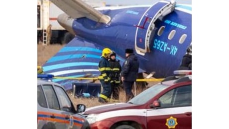 Aereo precipitato in Kazakistan, Russia non si sbilancia: C'è un'inchiesta