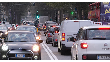 Qual è il paese europeo con più auto? (anche Torino ha qualcosa da dire su questo primato)