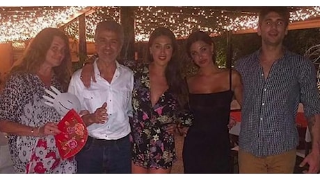 Momento difficile, ma l'amore della famiglia ti salva: Belen Rodriguez rompe il silenzio dopo il ricovero in ospedale di suo padre Gustavo. Come sta adesso