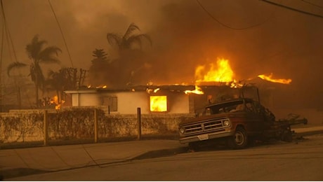 Usa, nuovo incendi a Los Angeles, a rischio la Walk of Fame di Hollywood