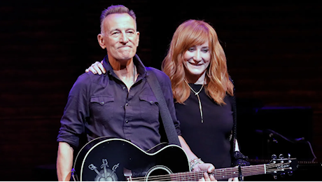 Bruce Springsteen parla del tumore di Patti Scialfa: «È una malattia molto faticosa, ma scoprirla in tempo è stato importante»