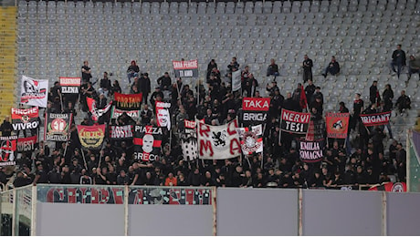 Coltelli, sfollagente e tubi di metallo sui pullman dei tifosi del Milan: ultras identificati