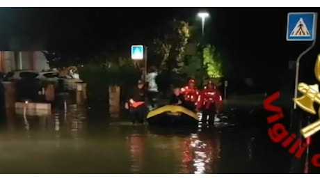 IL VIDEO. Maltempo: fiumi esondati, allagamenti e alberi caduti in Veneto. Undici persone evacuate