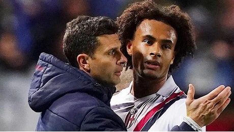 Zirkzee chiama la Juve: vuole lasciare il Manchester United e rimpiange Thiago Motta