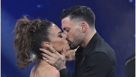 Bianca Guaccero fa sul serio e presenta Giovanni Pernice alla figlia