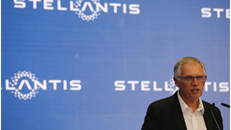 Stellantis, il repulisti dei vertici, ma Tavares rimane fino al 2026. Oggi a Montecitorio