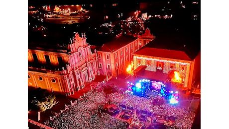 “Capodanno in musica” a Catania, si parte! Paola e Chiara danno il via alla serata di Canale 5