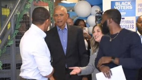 Appello di Obama agli uomini neri: Non volete una donna presidente?