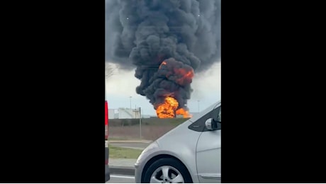 Calenzano, il fiume di benzina, il boato, le fiamme: strage tra i silos