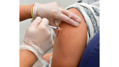 Al via la campagna vaccinale contro l'influenza. Prenotazioni attraverso il Cup, il portale 'Prenoto vaccino', le farmacie, i medici e i pediatri