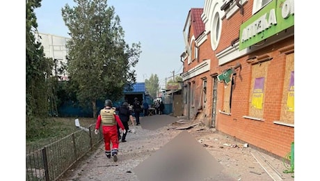 Ucraina news oggi, attacco russo al mercato di Kherson: morti e feriti