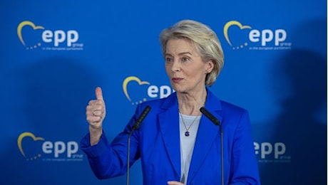 Commissione Ue, von der Leyen rieletta Presidente: Non lascerò che estremismi distruggano Ue