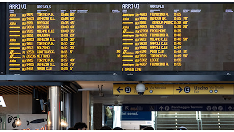 Alta Velocità, ritardi e cancellazioni sulla linea Roma-Milano: treni in ritardo fino a 160 minuti per un guasto a Firenze