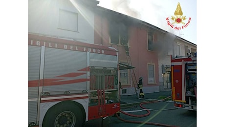 Non ce l’ha fatta l’uomo soccorso nell’incendio di Cesano Maderno: la mamma è gravissima
