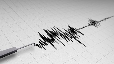 Terremoto di magnitudo 7.1 fra Nepal e Tibet, vicino all'Everest: almeno 32 morti, decine di feriti