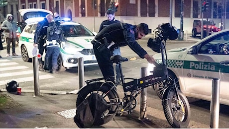 Porta Romana, scontro all’incrocio. Rider di 44 anni muore in ospedale