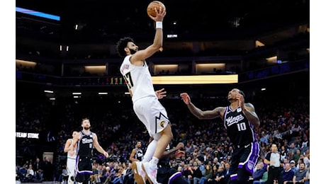 NBA 2024-25, Denver passa in volata a Sacramento, i Pistons battono Miami. I risultati della notte