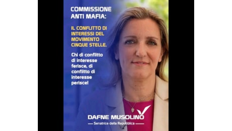 'Chi di conflitto di interessi ferisce di conflitto di interessi perisce: Fa specie che il Movimento 5 stelle, così attento a stigmatizzare gli altri, non si sia accorto del grande conflitto di interessi che hanno il senatore Scarpinato e l'onorevole De