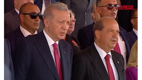Cipro, Erdogan a parata 50 anni sbarco turco: “No ad accordo sostenuto da Onu”
