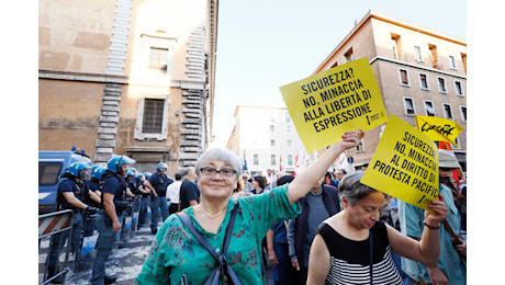 «La democrazia si difende dalle piazze»