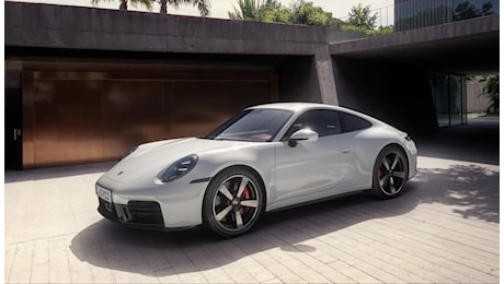 Nuovo Porsche 911 Carrera S, la serie 992 è più veloce e agile