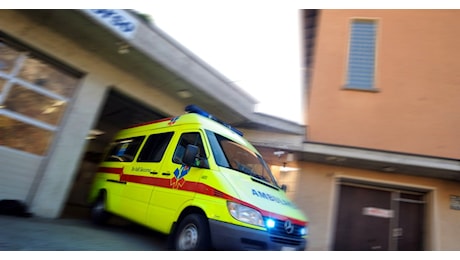 Ticino: Auto sbanda e va a schiantarsi, incidente mortale a Biasca | blue News