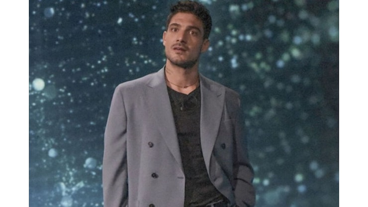 Lorenzo Spolverato nel mirino: bodyguard a Napoli e le frecciate social contro Shaila Gatta rivelano tensioni inaspettate - SofiaOggi.com Lorenzo Spolverato nel mirino: bodyguard a Napoli e le frecciate social contro Shaila Gatta rivelano tensioni inaspettate - SofiaOggi.com