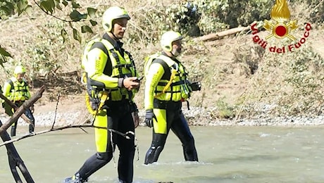 Trovato il corpo della nonna: era a 6 chilometri dalla casa. Alluvione, ora manca solo il piccolo Noah