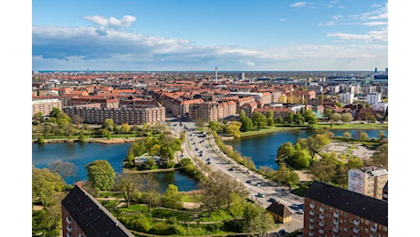 Copenaghen premierà i turisti che si spostano con mezzi pubblici o bici (e fanno attività eco-sostenibili)