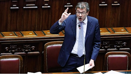 Giorgetti: “Dire ai banchieri di sacrificarsi non mi pare una bestemmia, famiglie e imprese stiano tranquille”