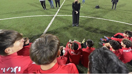 Un calcio alla violenza. Psicologa in campo: Ragazzi, l’avversario non sono le donne