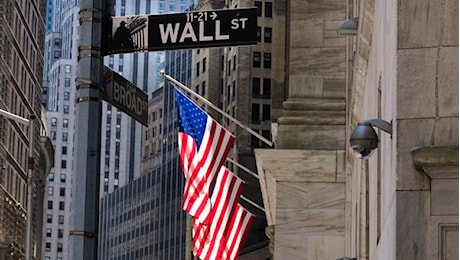 Tonica Wall Street spinta dalle megacap tecnologiche