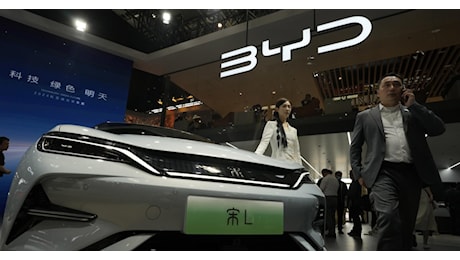 Byd, vendite record di ibride plug-in ed elettriche a fine anno. Tesla sempre più vicina