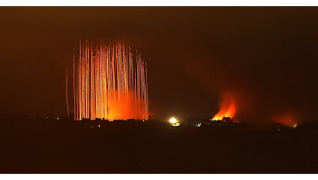 Israele-Libano, la diretta – L’esercito di Tel Aviv invade: “Non sarà occupazione a lungo termine”. 10 morti in un villaggio. Pioggia di razzi da Hezbollah