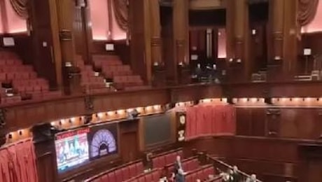 Minuto di silenzio in Aula a Montecitorio per l’attentato al mercatino di Madreburgo