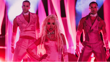 Show a sorpresa al forte village: Dolce&Gabbana in Sardegna: Christina Aguilera apre le danze